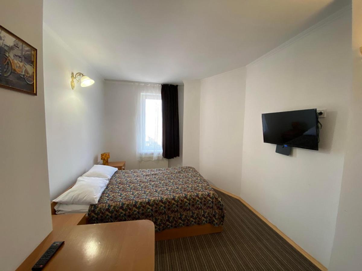 Autopark Hotel 利沃夫 外观 照片