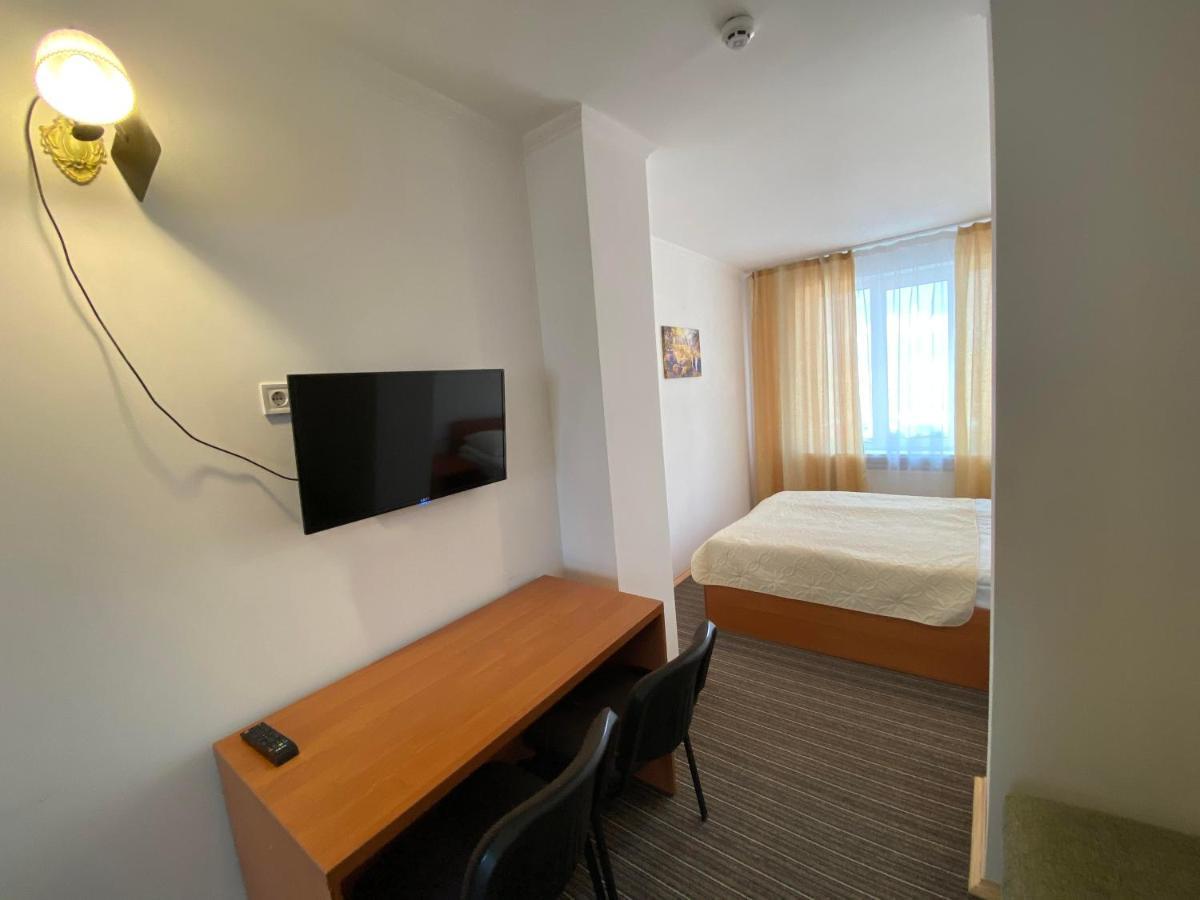 Autopark Hotel 利沃夫 外观 照片