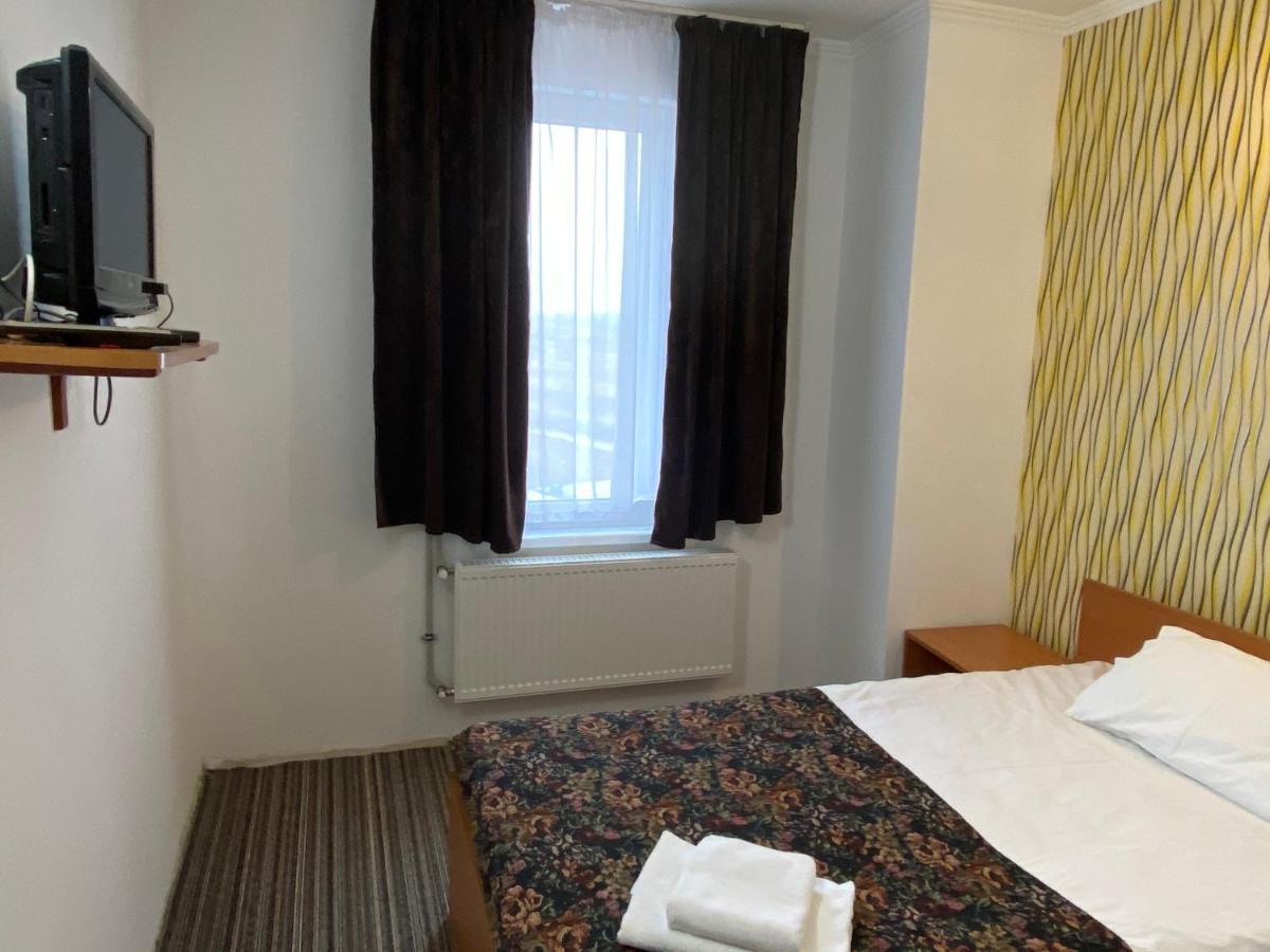 Autopark Hotel 利沃夫 外观 照片